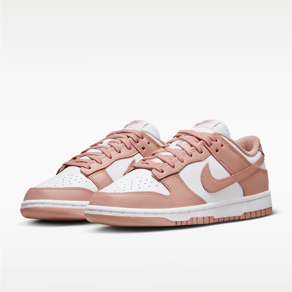 Nike Women's Dunk Low Size 7.5